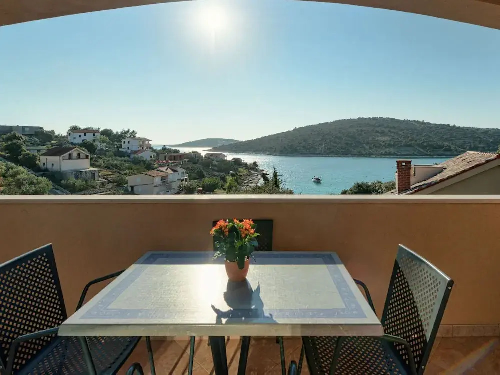 Holiday Home With Outdoor Hot Tub, Near the Sea