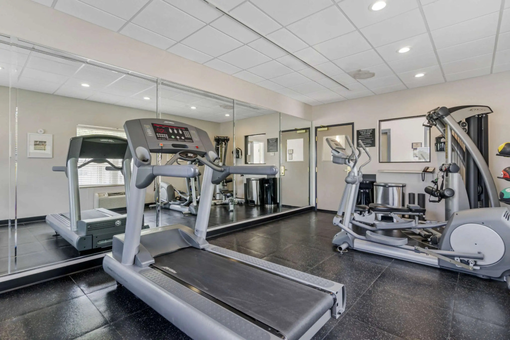 Country Inn & Suites by Radisson, Tampa Airport North, FL