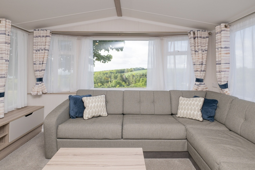 Suncrest Plus Caravan by Belvilla