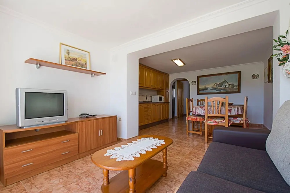 Villa - 9 Bedrooms with Pool and WiFi - 104985