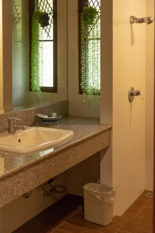 Sailom Resort Bangsaphan
