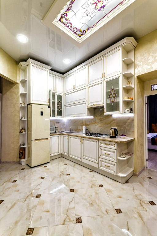 2 bedroom apartment Tykha street city center with parking place