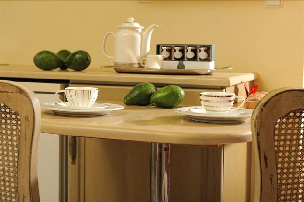 Parthenis Hotel & Suites