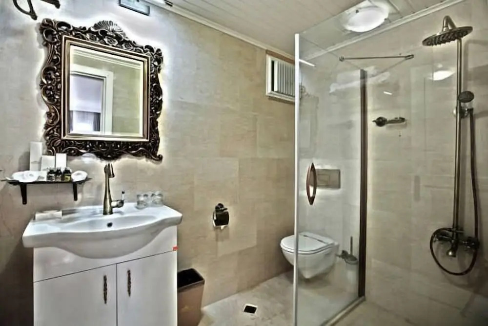 Lavin Suites Hotel