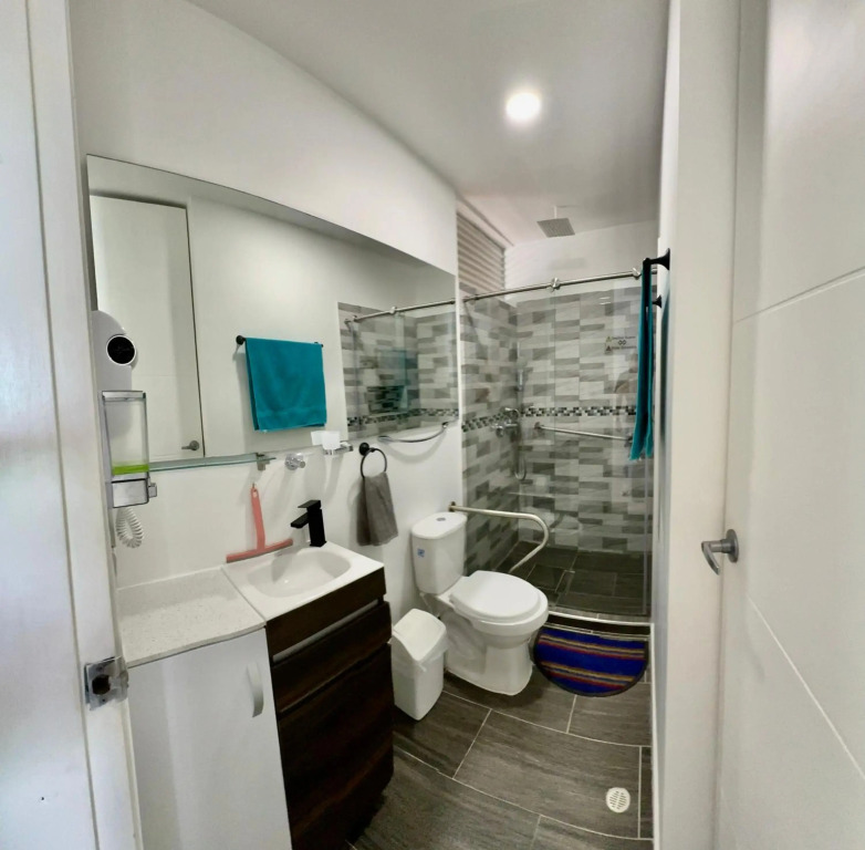 Apartamentos Amoblados en Imbanaco & Tequendama Con Aire Acondicionado Y Piscina
