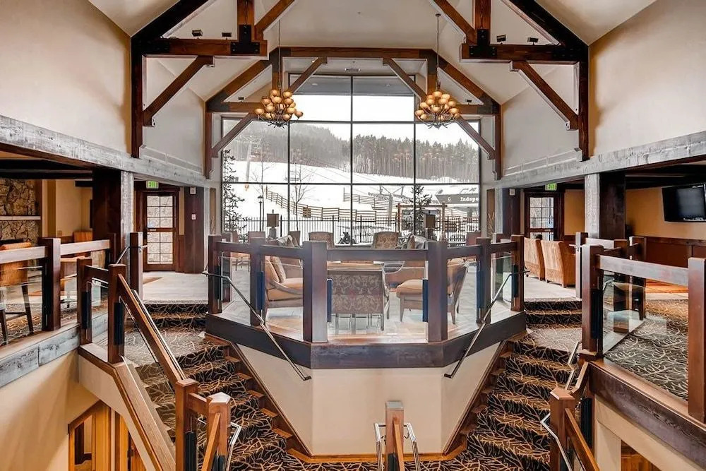 Crystal Peak Lodge 7203 - Ski-In/Ski-Out by RedAwning