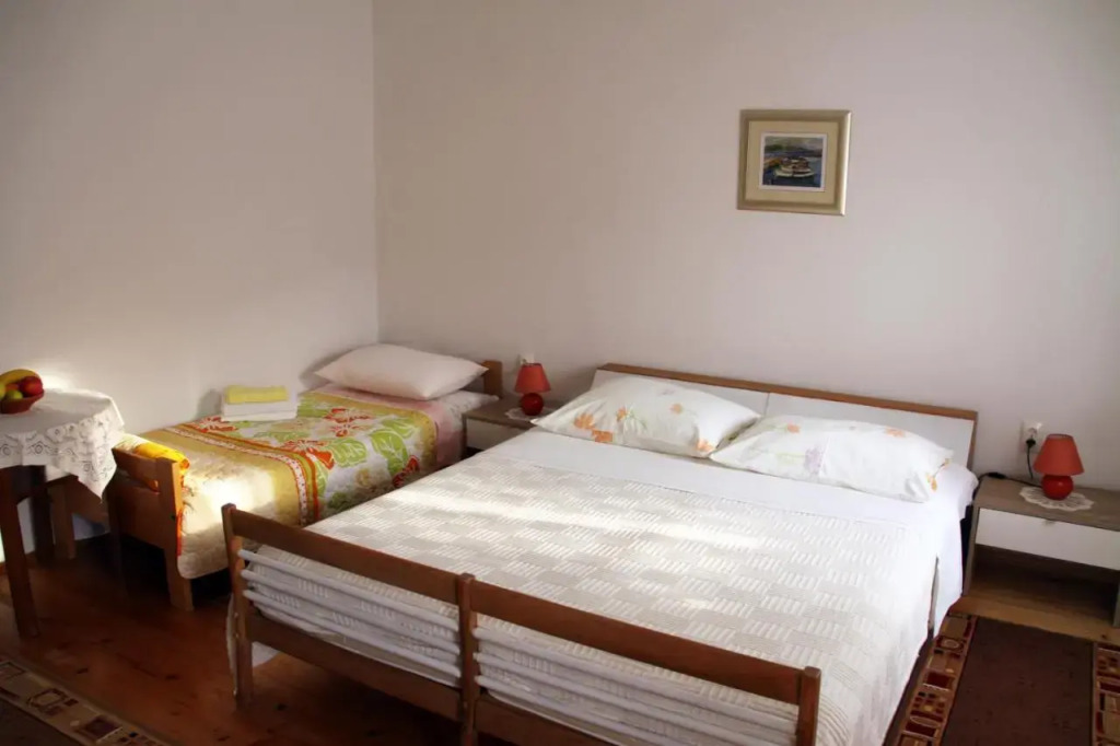 Apartments & Rooms Nada