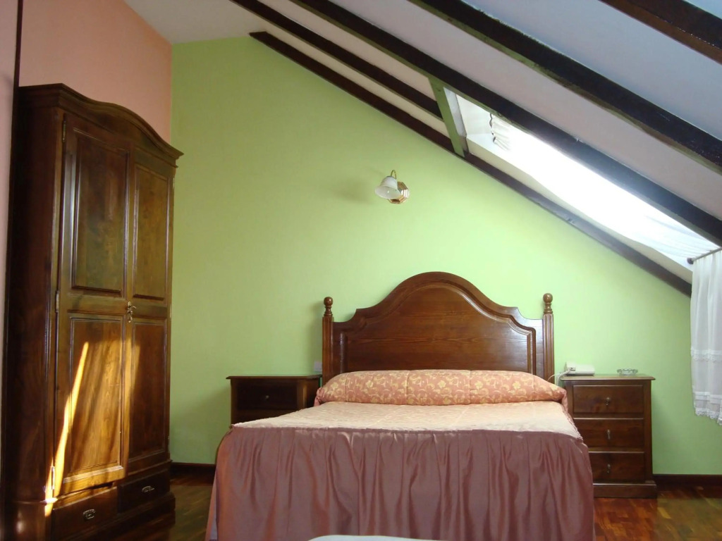 Hosteria Peña Sagra