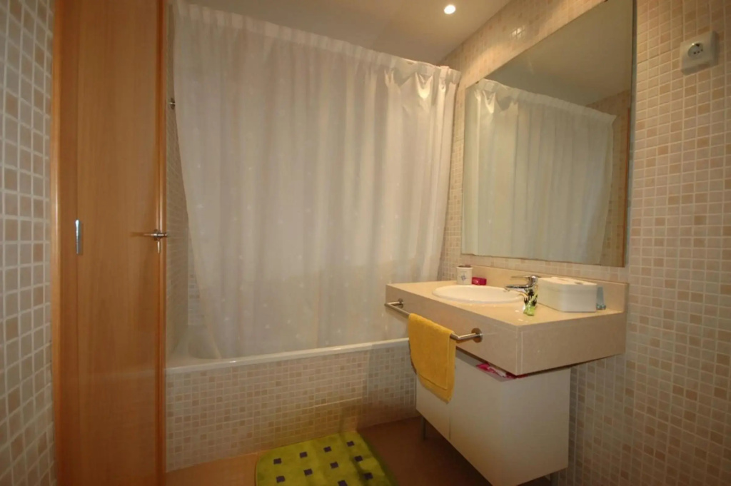 Lets Holidays BEAUTIFUL APARTMENT with POOL TOSSA