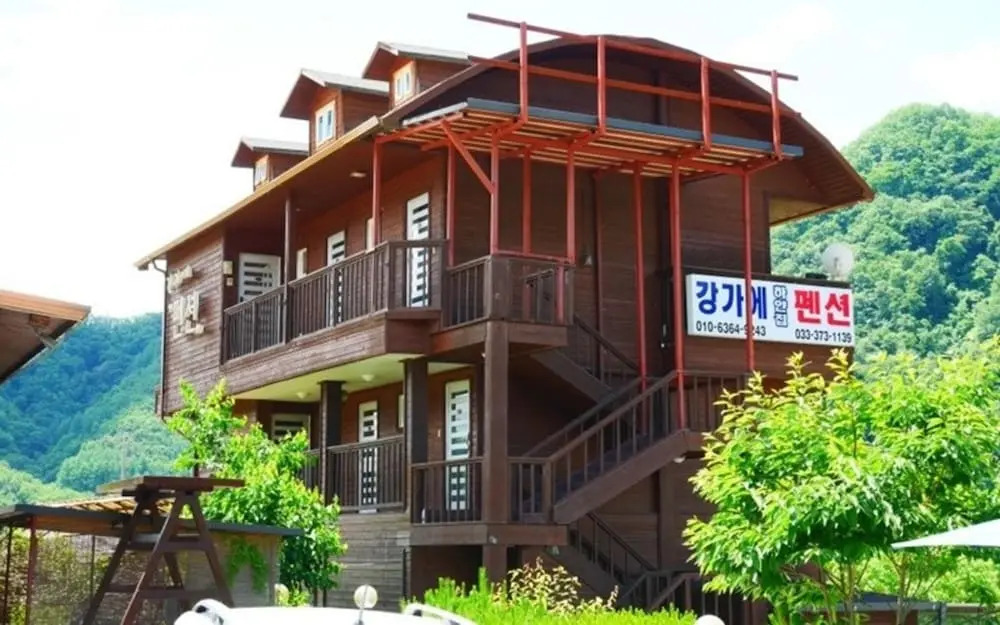 Yeongwol Riverside White House Pension