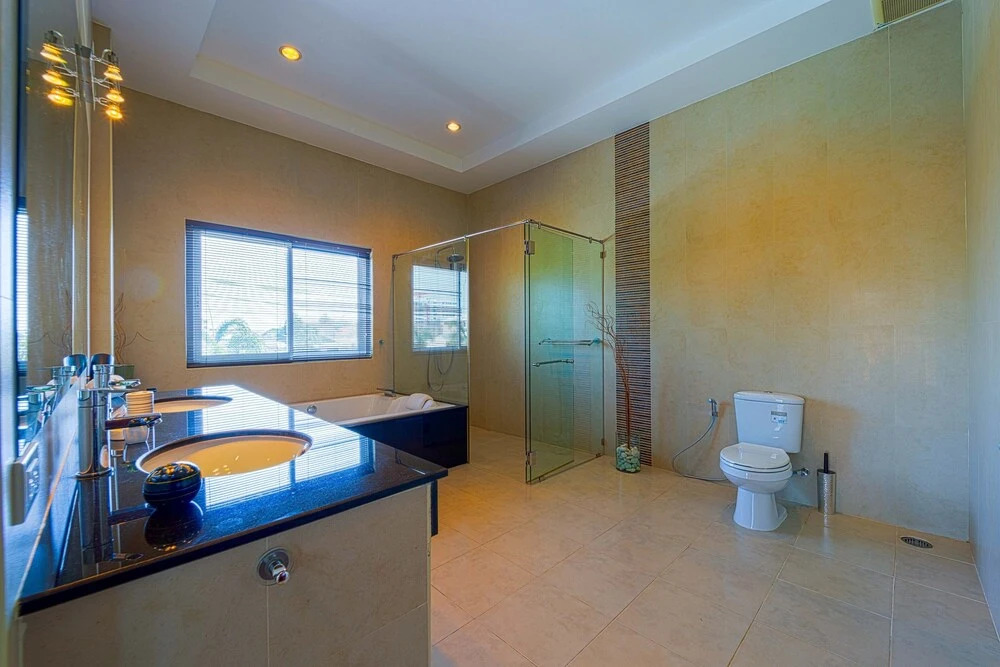 Luxurious 5-Bedroom Private Pool Villa! PV5