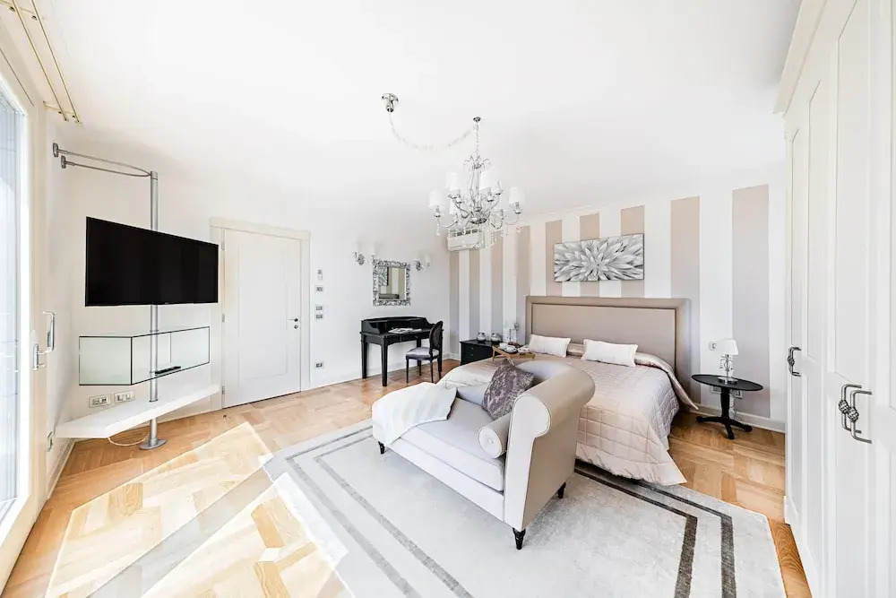 Luxury Lake Front Catullo A2 by Wonderful Italy