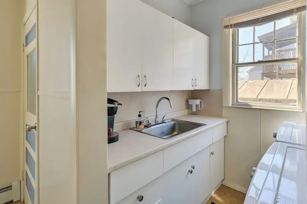 Boston Area Vacation Rental 3 Mi to Airport!