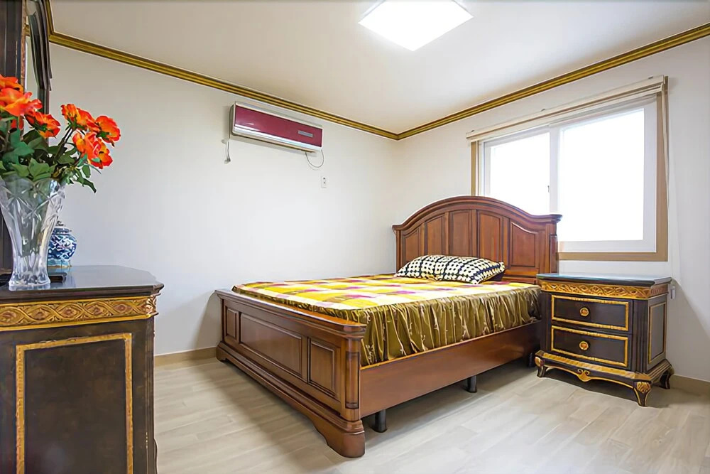 Suncheon Bay Pine Scent Pension