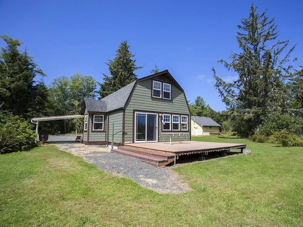 Clatsop Lake House 2 Bedrooms 1 Bathroom Home