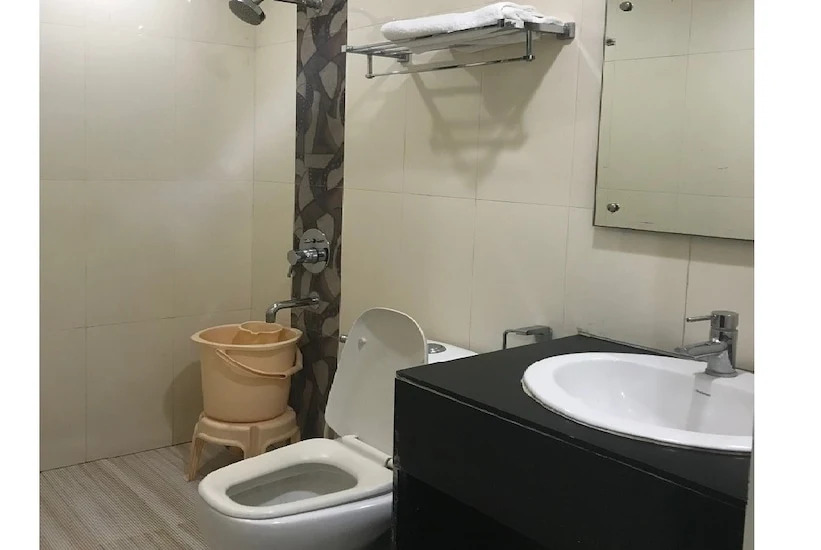 Oyo Rooms Near Gokul Das Hospital