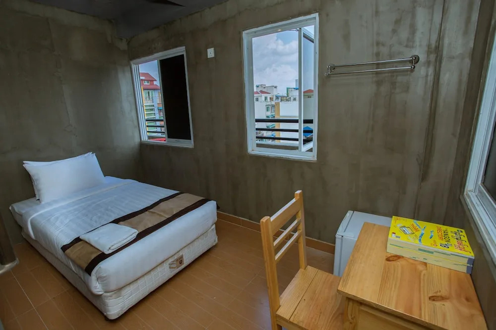 The Lodge Yangon Hostel