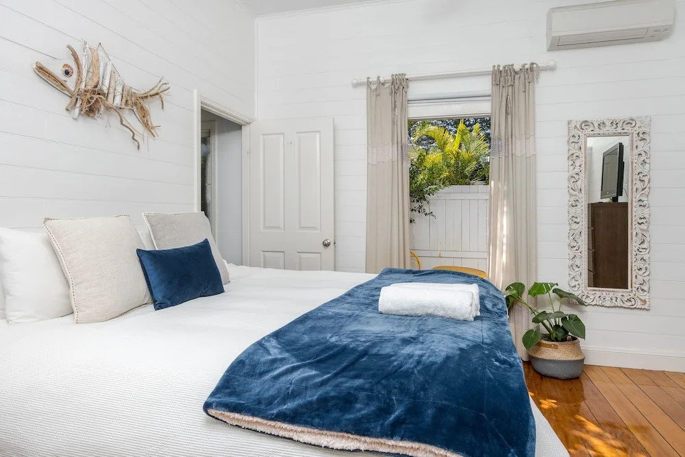 Aaloka Bay - heritage charm w. pool & spa