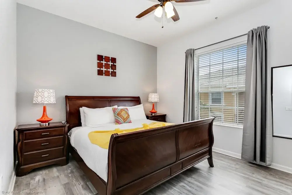 A Perfect Home for Your Family or Business! Just Steps From Convention Center 3br/3b #3vc024