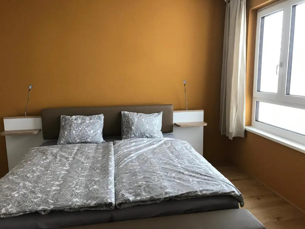 Spacious, Modern 1-bdrm Apt near VIC & Austria Ctr