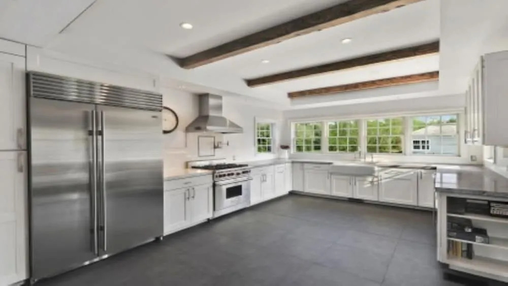Villa Bridgehampton village