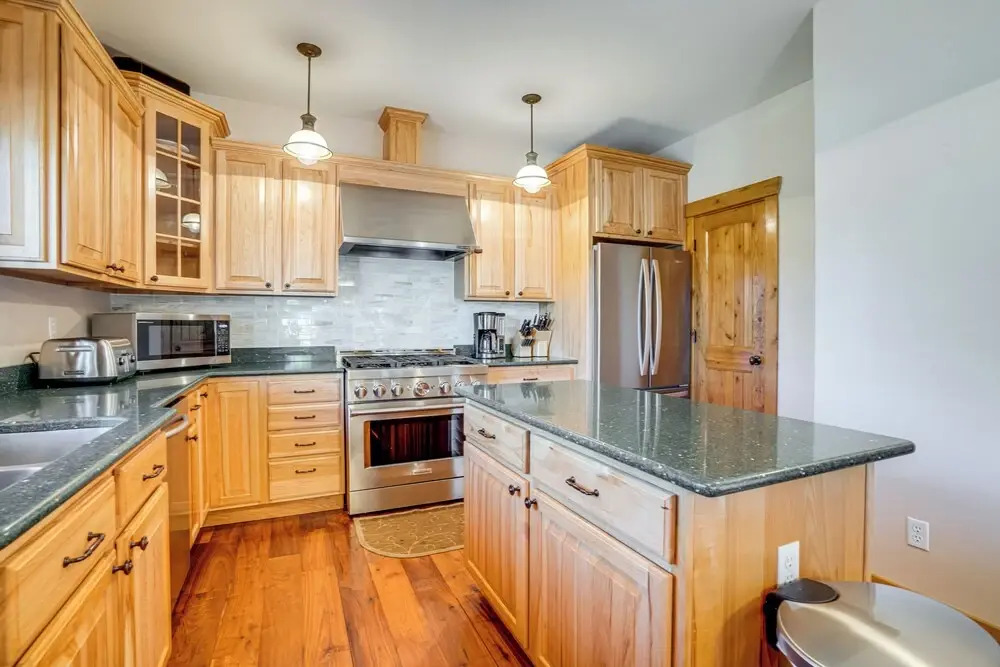 2 Mi to Frisco Slopes: Cozy Retreat w/ Mtn Views!