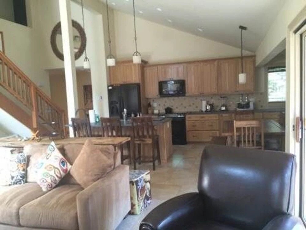 Mountainback 54 Loft Corner 3 Br Home by Redawning