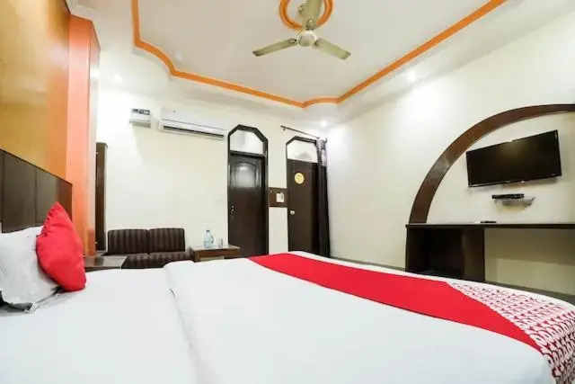 Hotel O Viraat