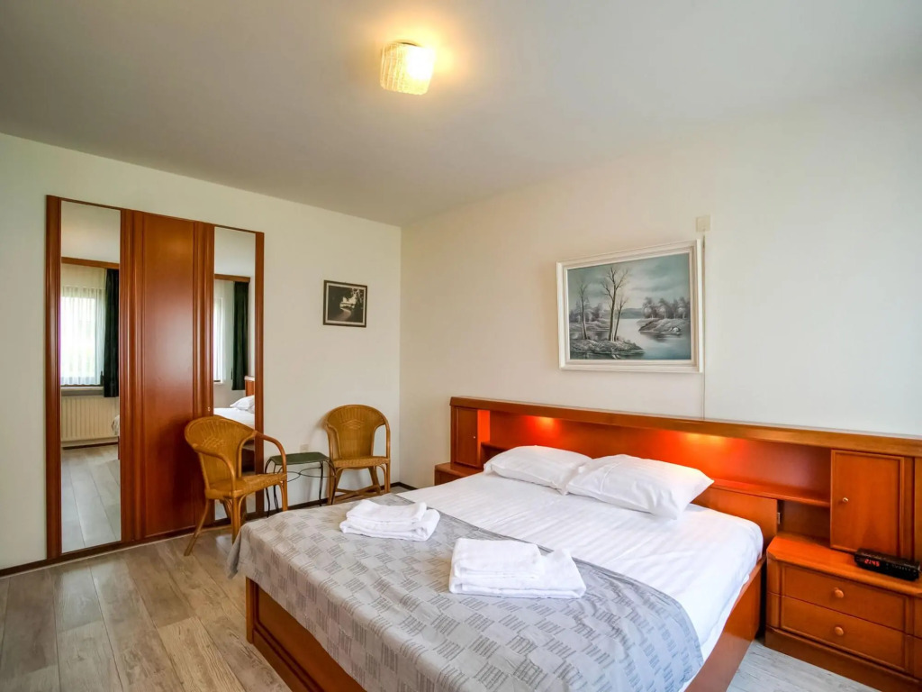 Spacious Holiday Home close to the Efteling in Nieuwkuijk with Terrace