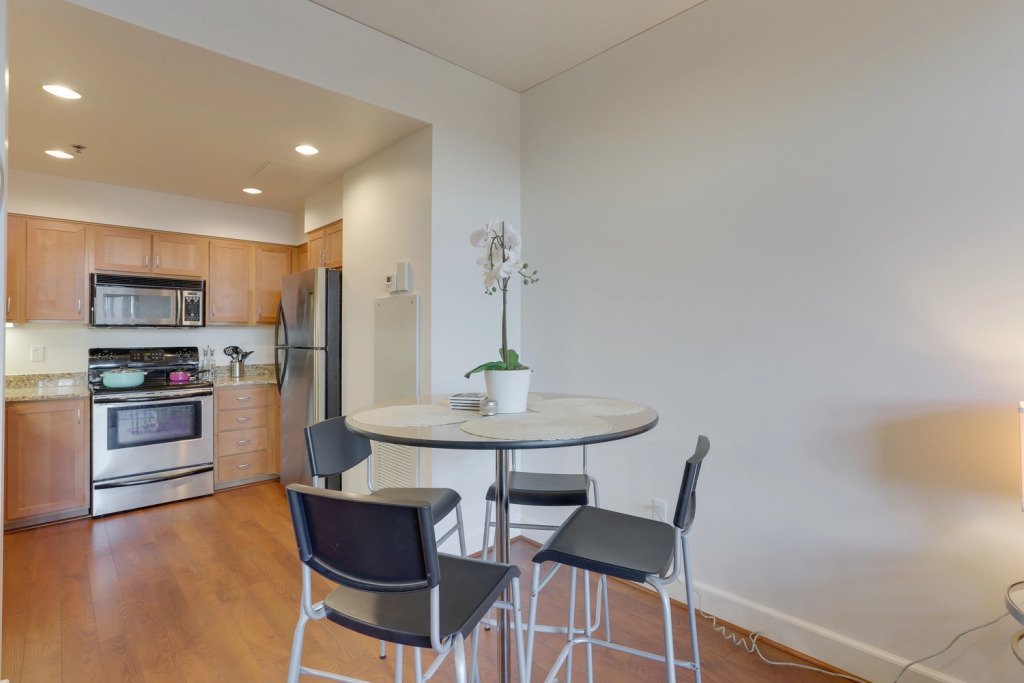 Spacious, Downtown Location – great for work and relaxing!