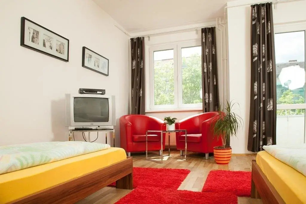 Apollo Apartments