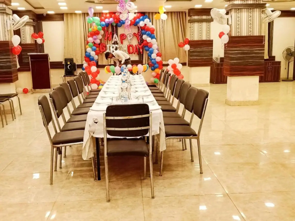 Hotel Anand International
