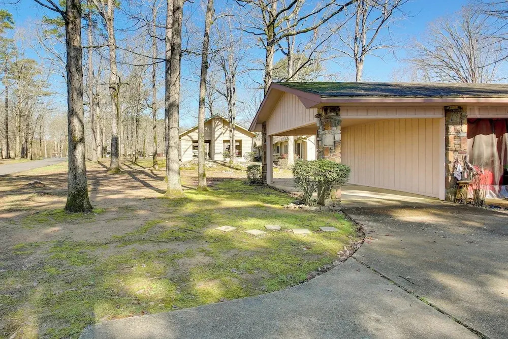Lakefront Hot Springs Village Vacation Rental