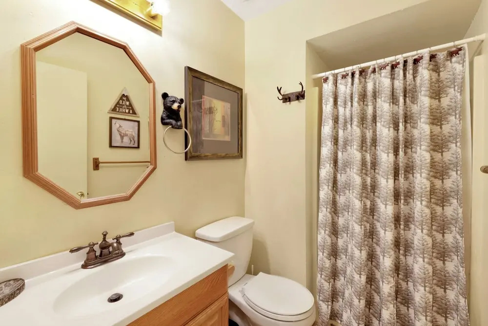 Inn Between Pines#1411