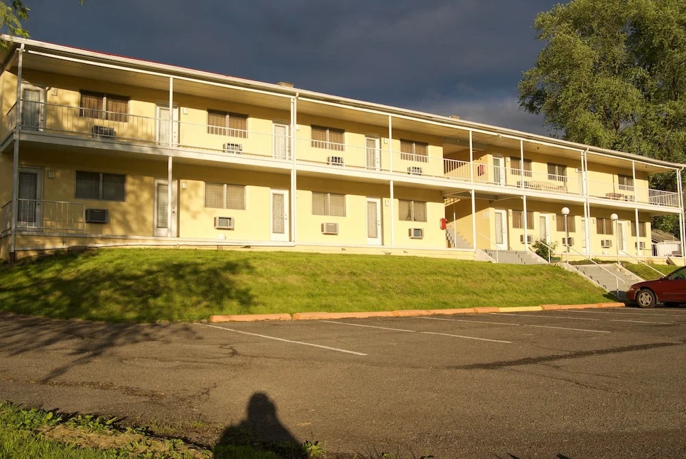 Janey Lynn Motel