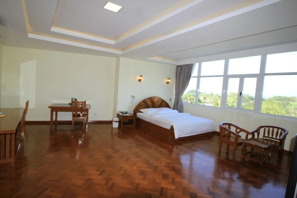 Hotel Varanathi