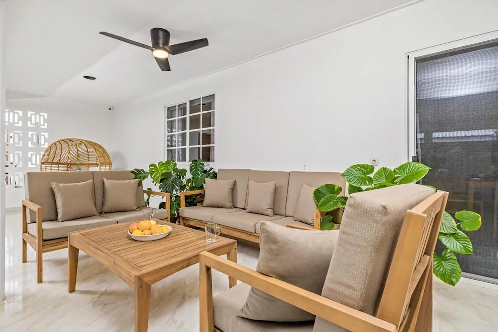 NEW 4br3ba Villa Near Eagle Beach w Private Pool