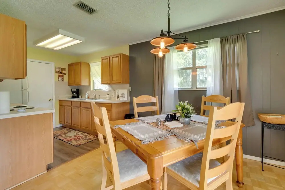 Docks + Balcony: Peaceful River Abode in Dunnellon