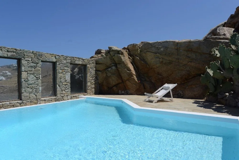 Villa Topaz 3 Bedroom Villa With Shared Pool in Choulakia