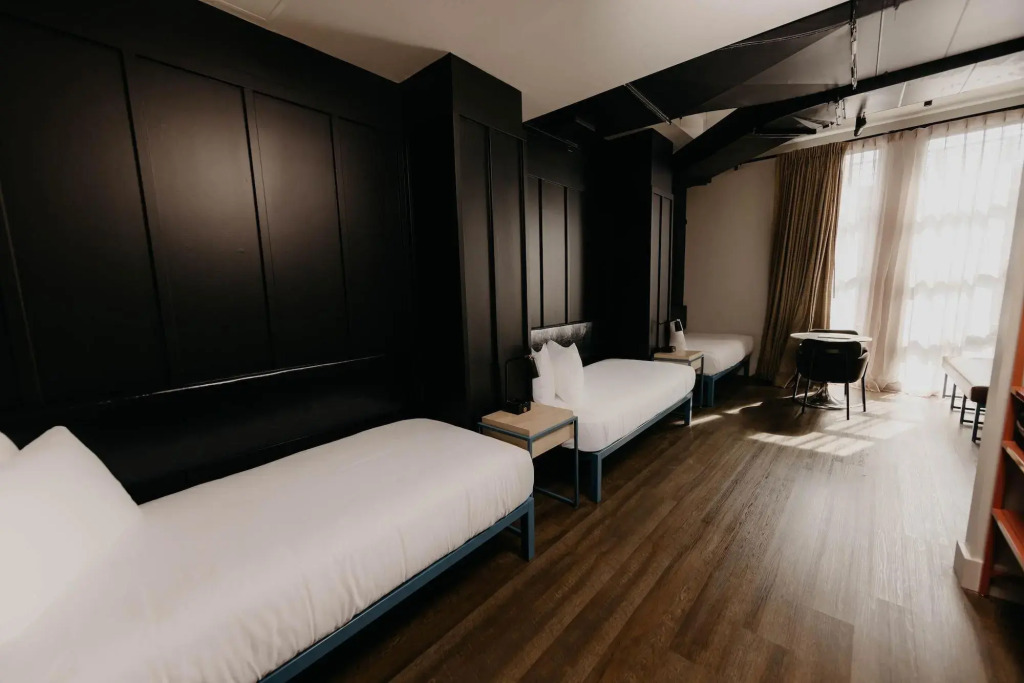 Waymores Hotel Nashville