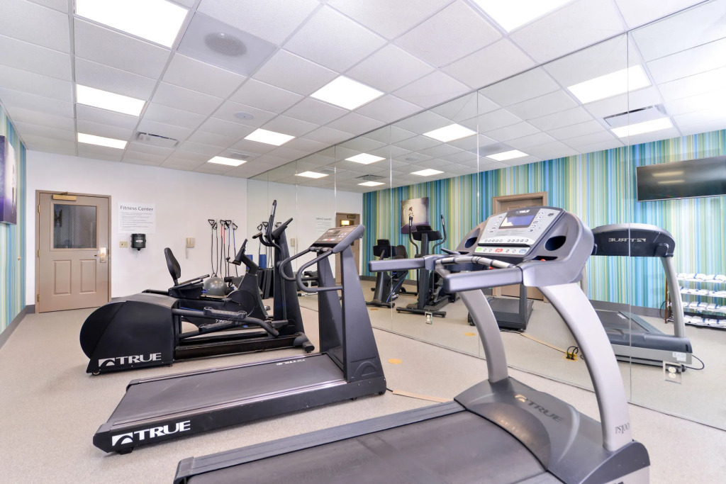 Holiday Inn Express Hotel & Suites St. Louis West-OFallon by IHG