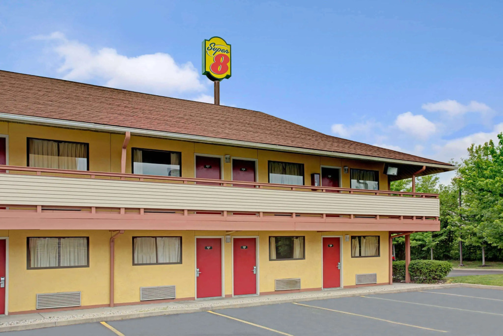 Super 8 by Wyndham Cincinnati/Springdale OH