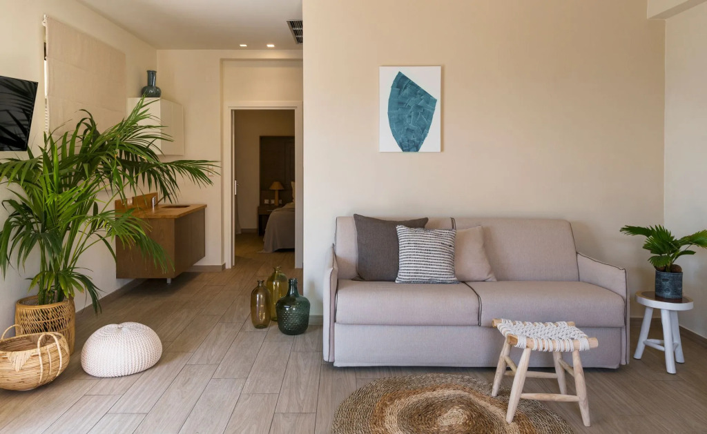 Prima Vista Beachfront Boutique Hotel