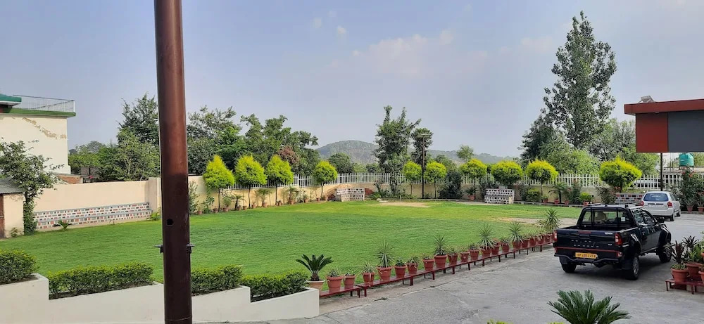 Hotel Dharamshala Paradise