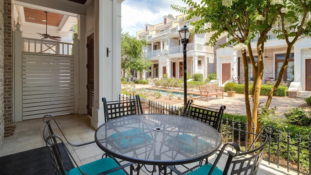 Le Jardin 158 - 3BR 3.5ba -