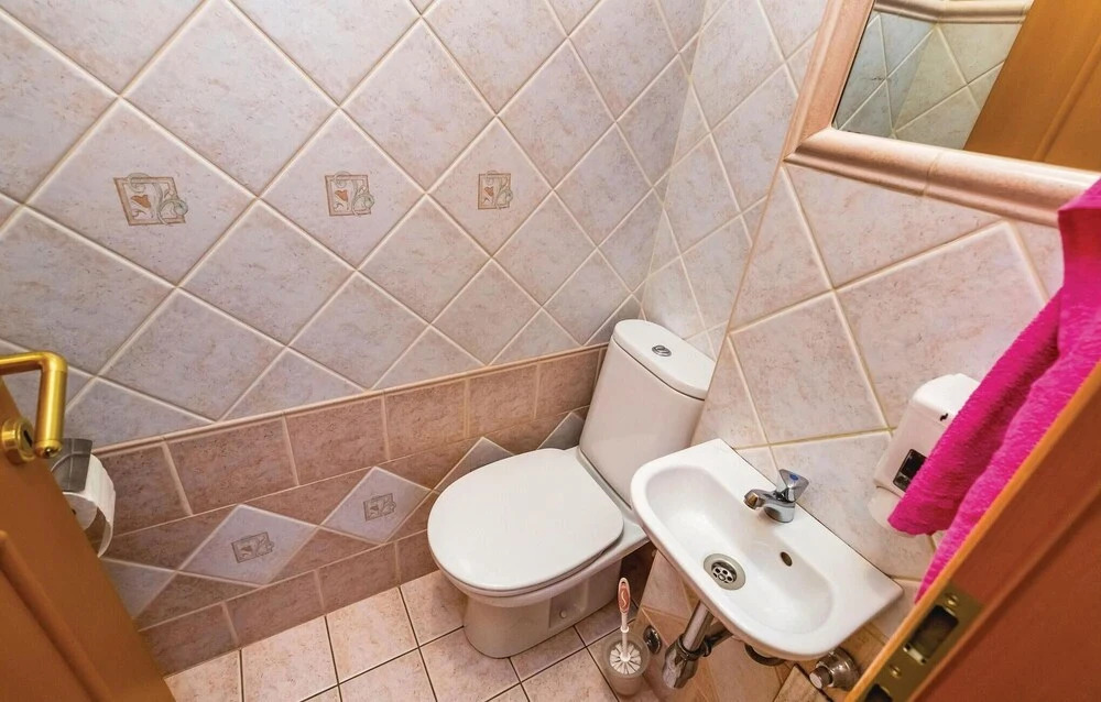 Amazing Home in Icici With Wifi and 2 Bedrooms