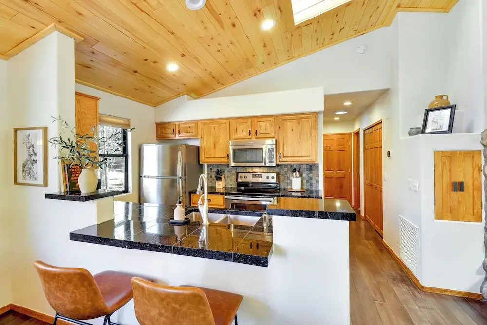Large Yard, Patio + Gas Grill: Show Low Cabin