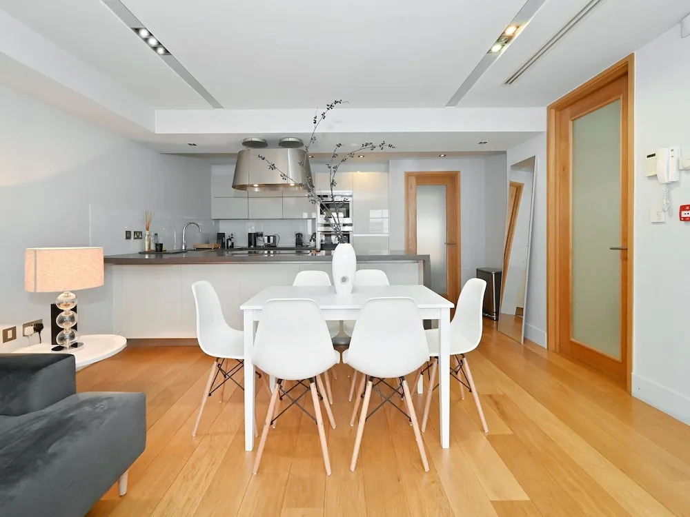 Luxurious Apartment in London Near Hyde Park and Big Ben