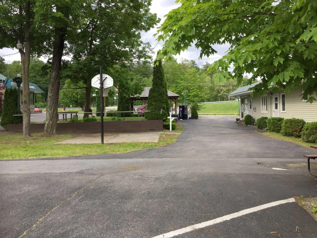 Adirondack Oasis Motel