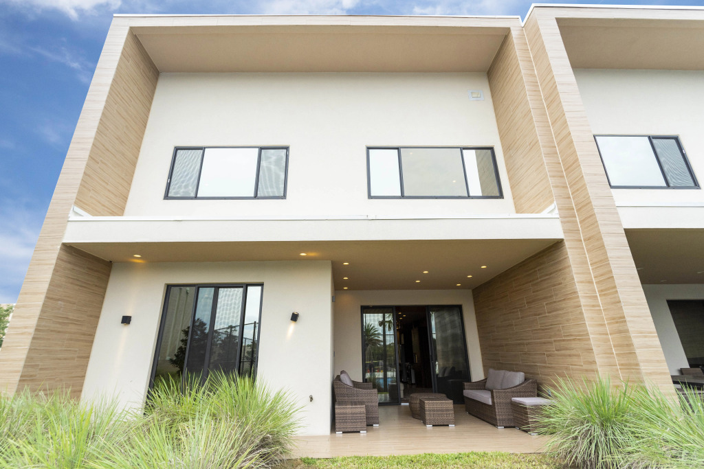 Gorgeous 4Bd Close to Disney @ Magic Village 7581